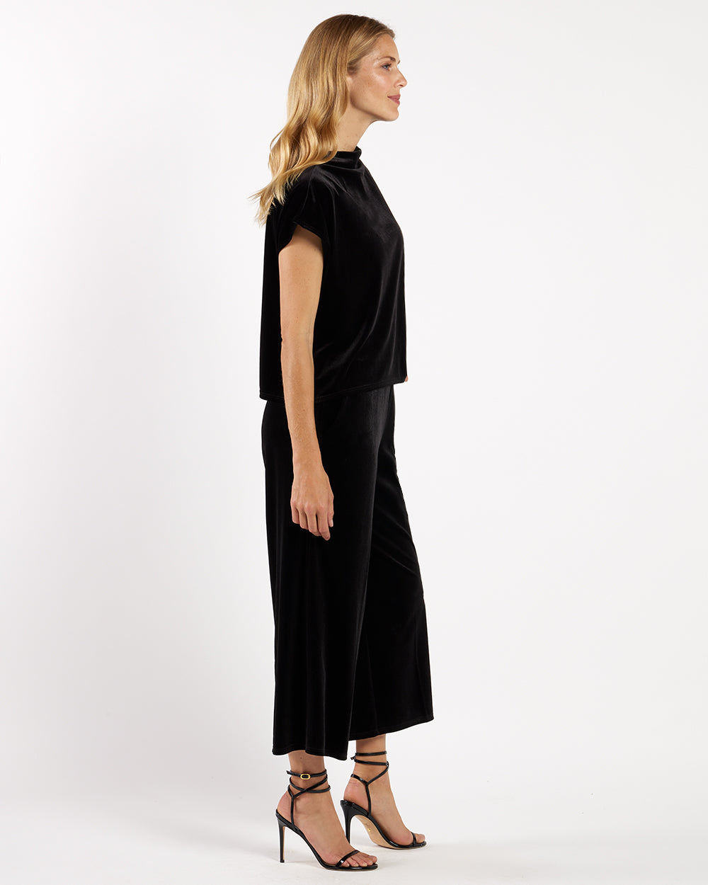 Tillie Top Stretch Velvet in Black| Jude Connally
